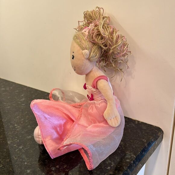 Groovy Girls DREAMTASTIC Seraphina Doll Plush Toy 15”. Manhattan Toys - Picture 3 of 9